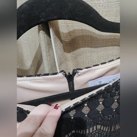 Jessica Howard Black Lace Dress with 3/4 Sleeves Size 12P - Picture 2 of 9